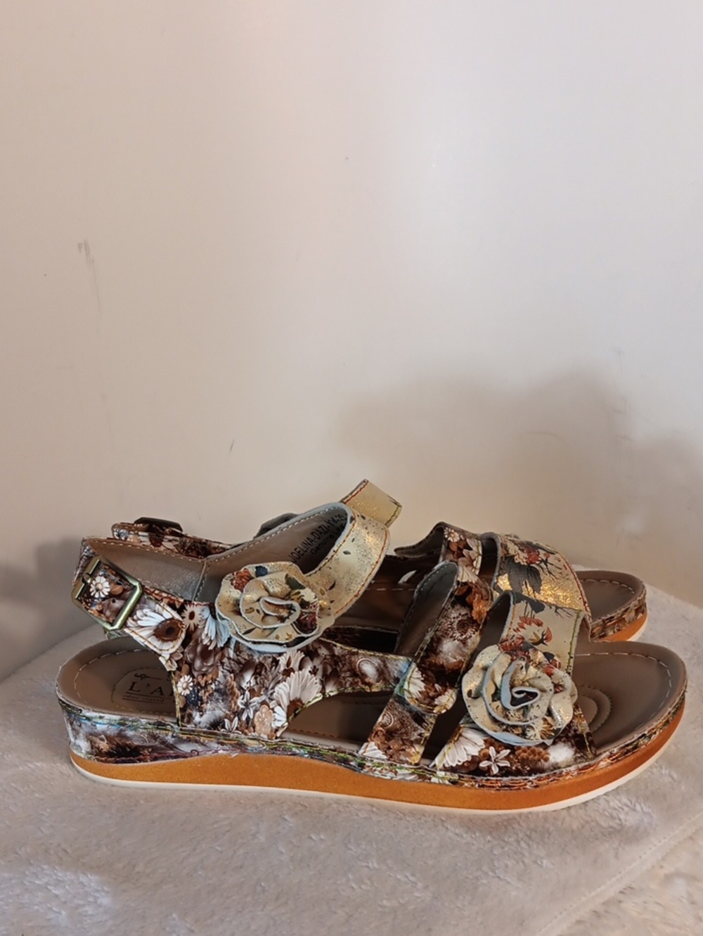 L'Artiste Spring Step Floral Leather Sandals